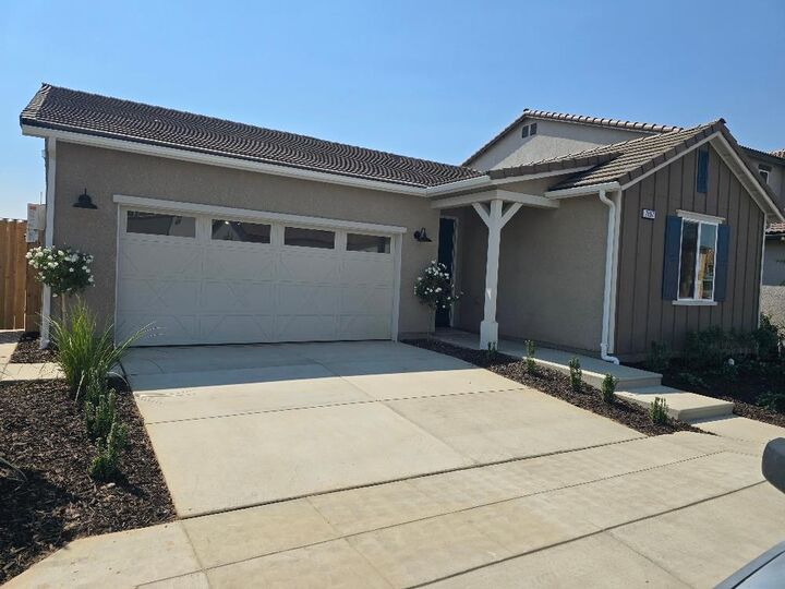 Property Photo:  2897 E Corteza Drive  CA 93730
