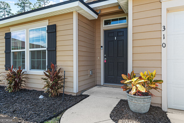 Property Photo: 310 Brooklet Circle GA 31558