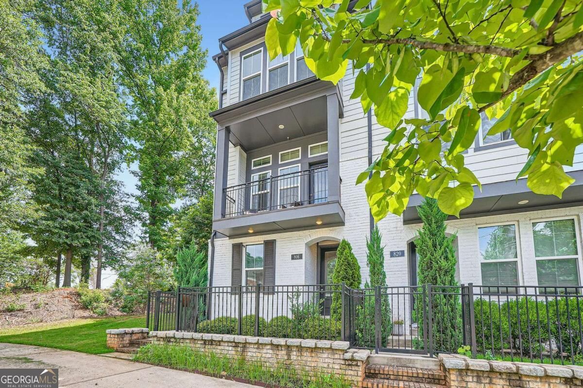 Property Photo: 816 S Columbia Drive GA 30030
