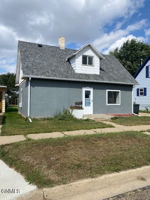 Property Photo:  430 1st Street SW  ND 58601 