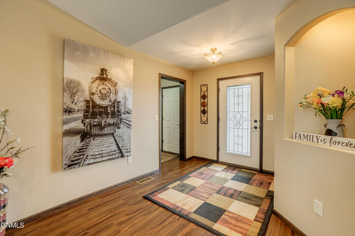 Property Photo:  13918 Saddlehorn Drive  ND 58503 