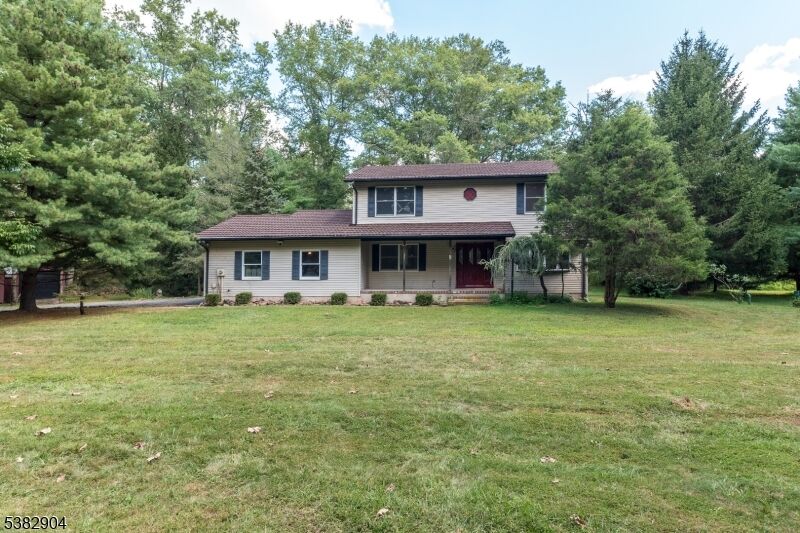 Property Photo: 6 Hampton Rd NJ 08867