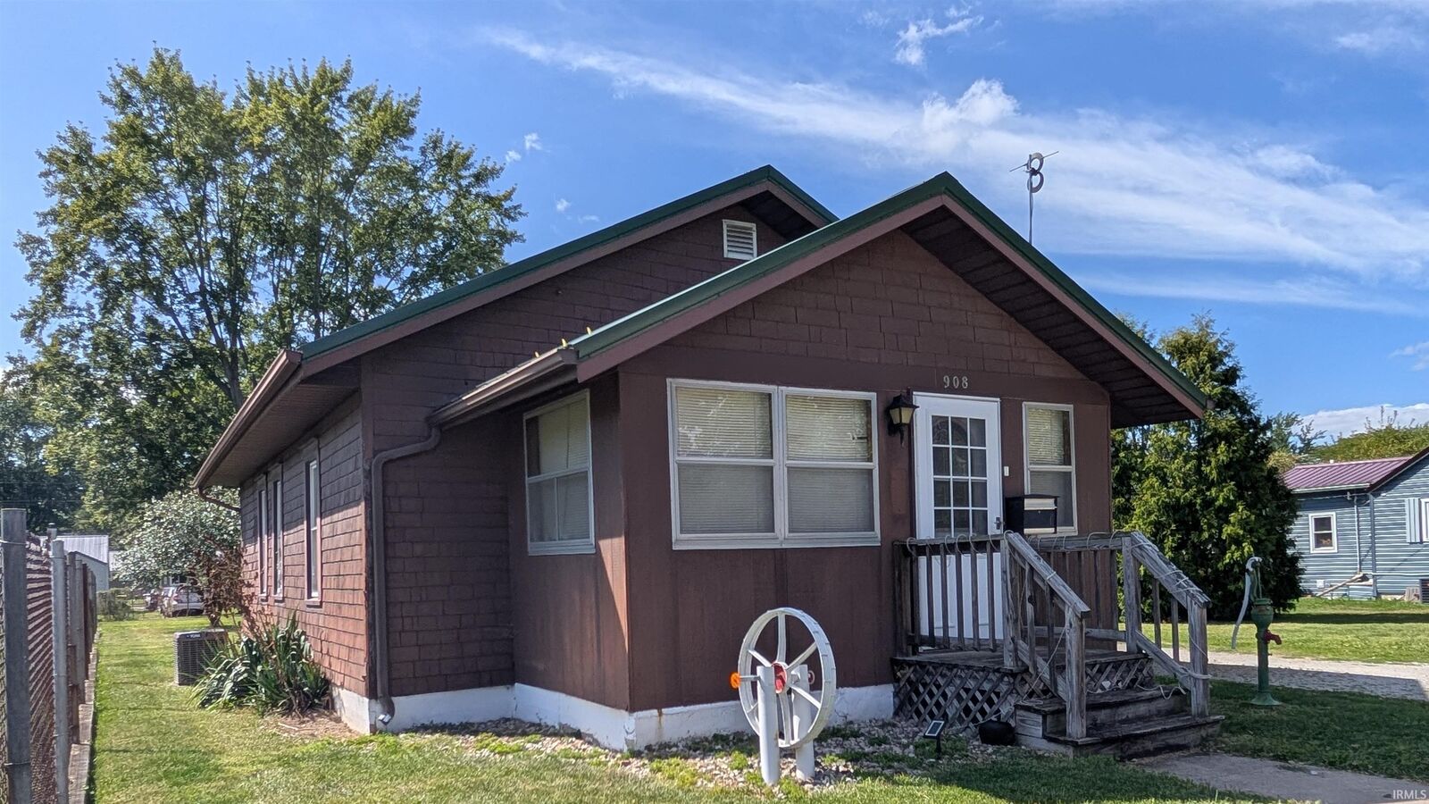 Property Photo:  908 S Oak Street  IN 46714 