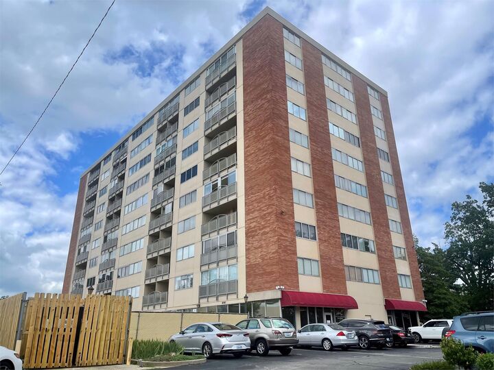 Property Photo:  2121 Nicholasville Road  KY 40503 