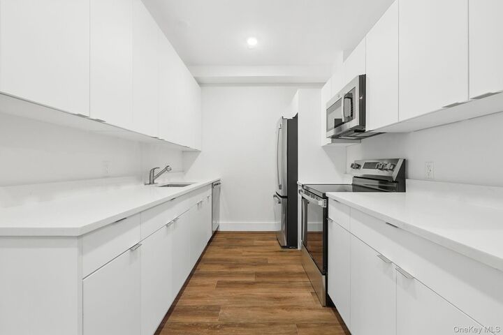 Property Photo: 199 E Post Road 204 NY 10601