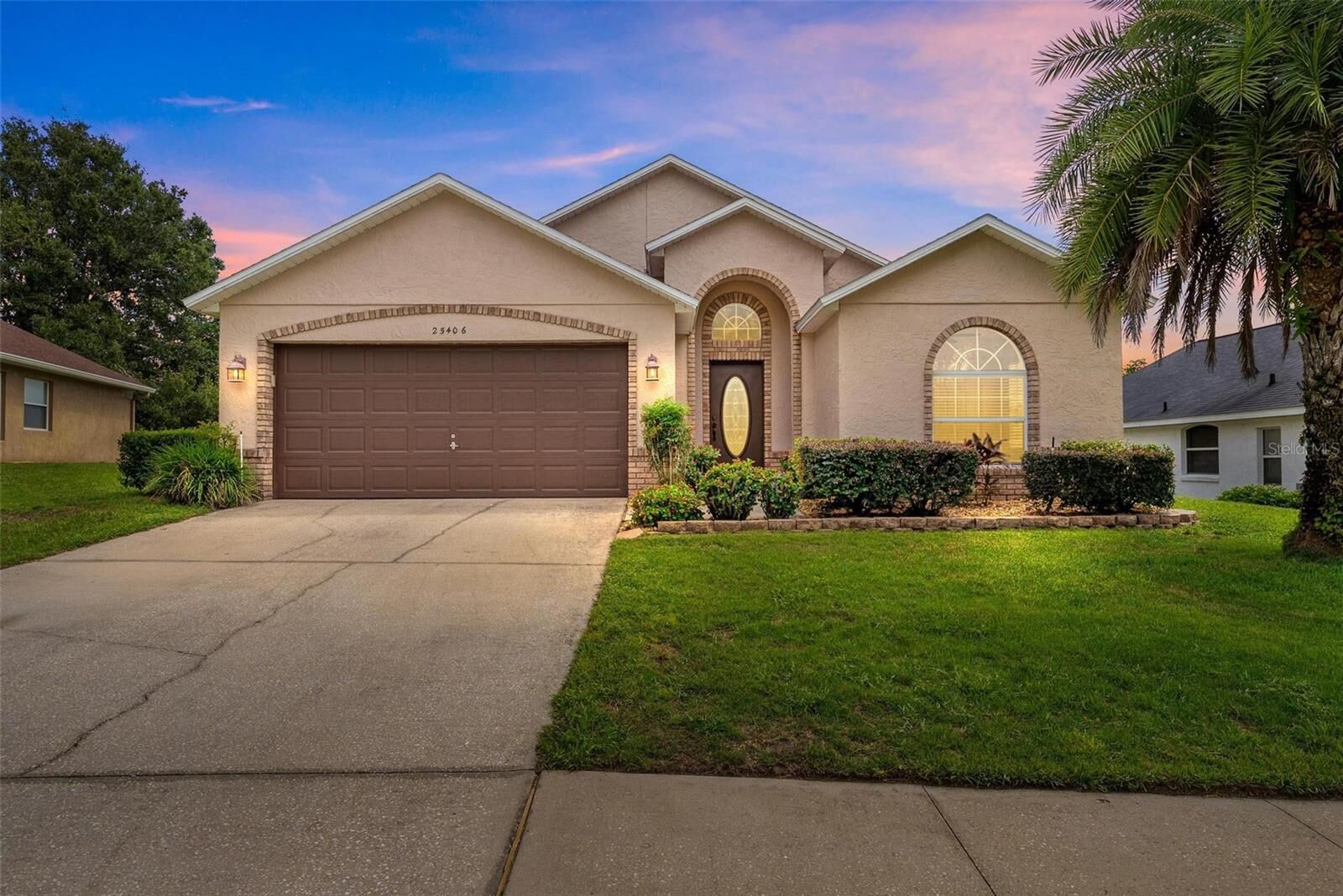 Property Photo: 25406 Divot Drive FL 32776