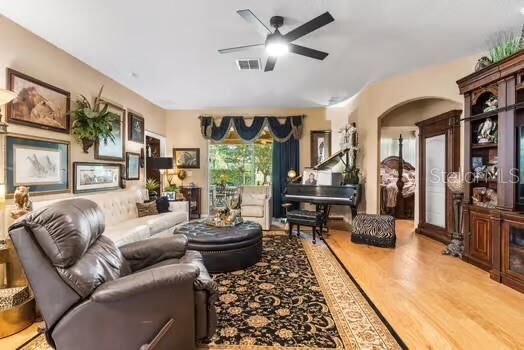 Property Photo: 4513 Antietam Creek Trail FL 34748
