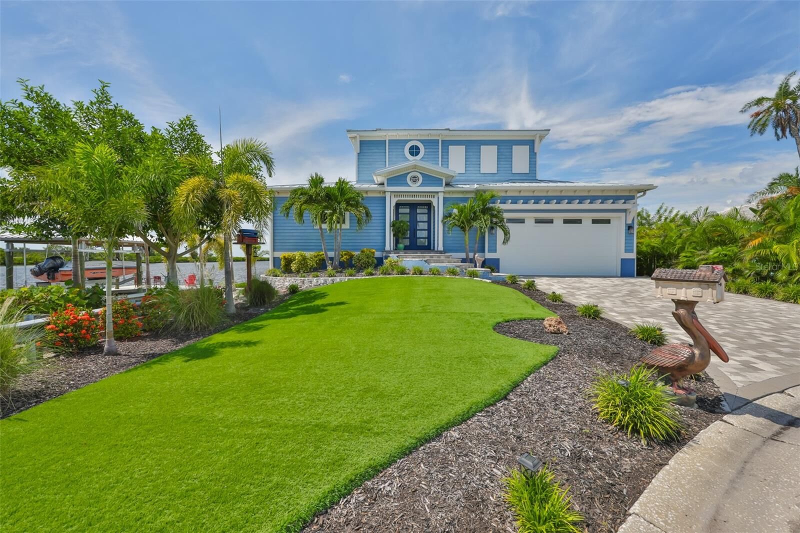 Property Photo: 937 Birdie Way FL 33572