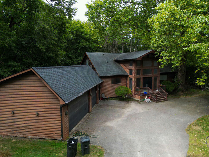 27170 W 14 Mile Road  Franklin MI 48025-1772 photo
