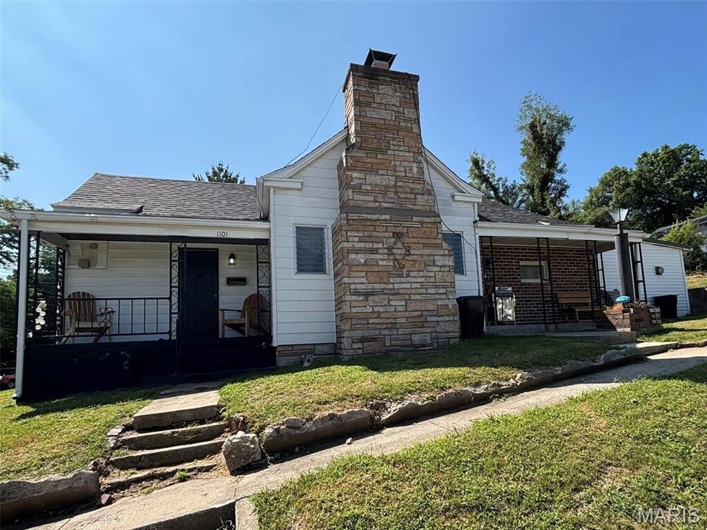 Property Photo:  1101 Union Street  MO 63401 
