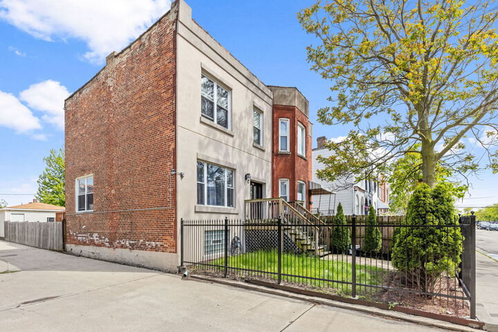Property Photo:  4331 S Evans Avenue  IL 60653 