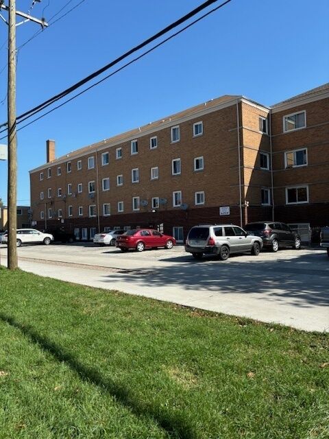 Property Photo: 1106 N Harlem Avenue 2 IL 60305