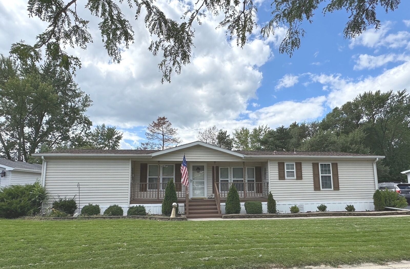 Property Photo: 801 Cayuga Trail IL 60152