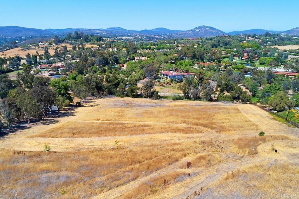 Property Photo: 5470 La Crescenta CA 92067