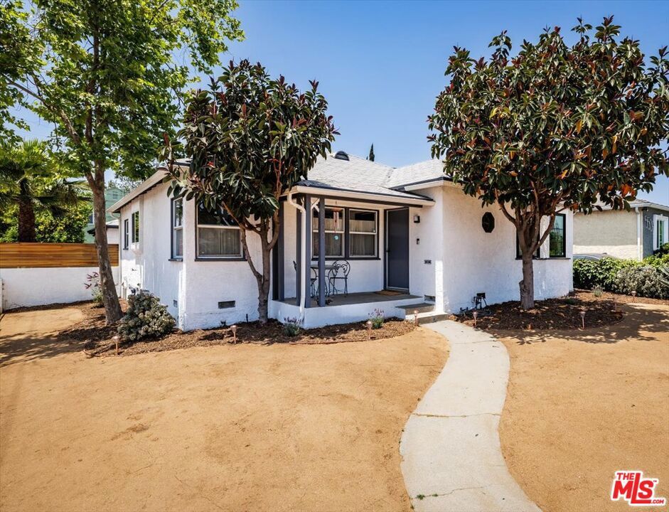 Property Photo:  5503 Cartwright Avenue  CA 91601 