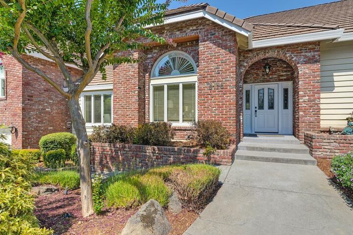Property Photo: 6176 Reservoir Court CA 95746