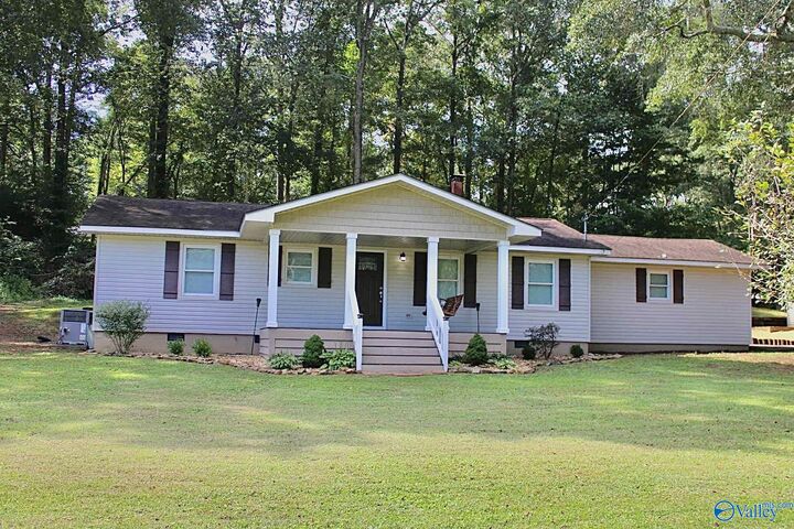 Property Photo: 336 Point Of Pines AL 35976