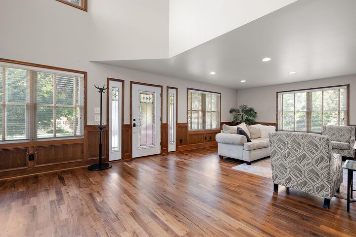 Property Photo:  4407 Curve Avenue  MN 55424 