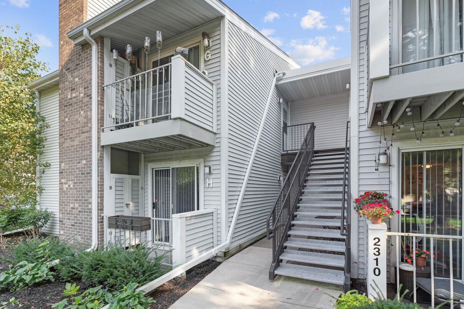 Property Photo: 2310 Benson Avenue H MN 55116