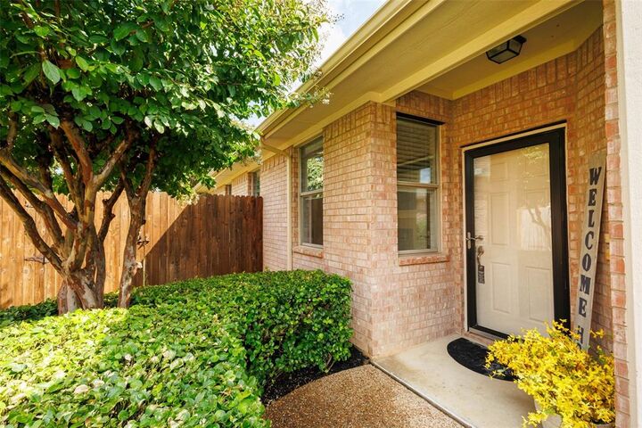 Property Photo:  2676 Britany Circle  TX 76022 