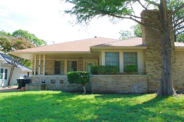 Property Photo:  1114 W Walker Street  TX 75020 