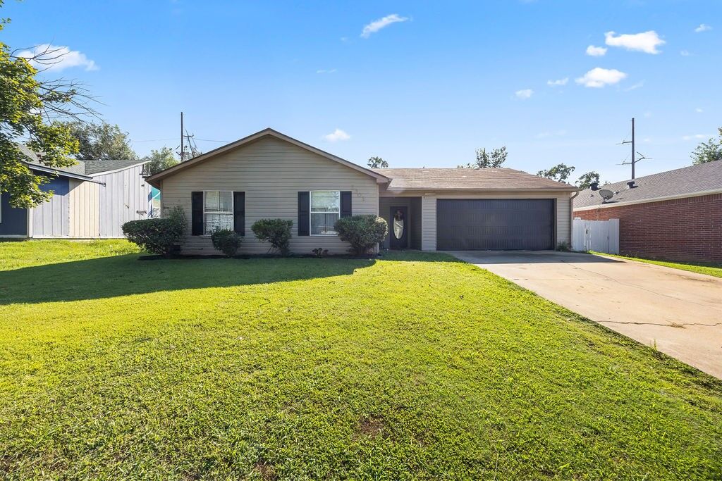 Property Photo: 2301 S 17th Street AR 72758