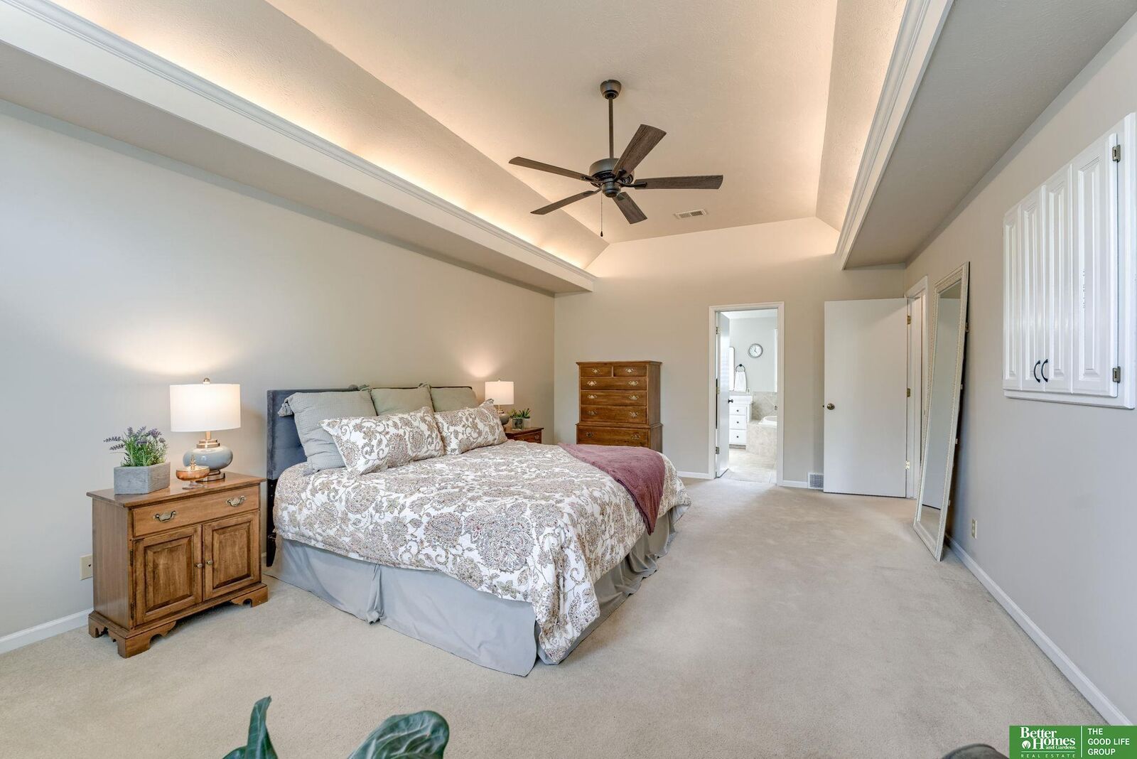 Property Photo: 14475 Sherwood Avenue NE 68116