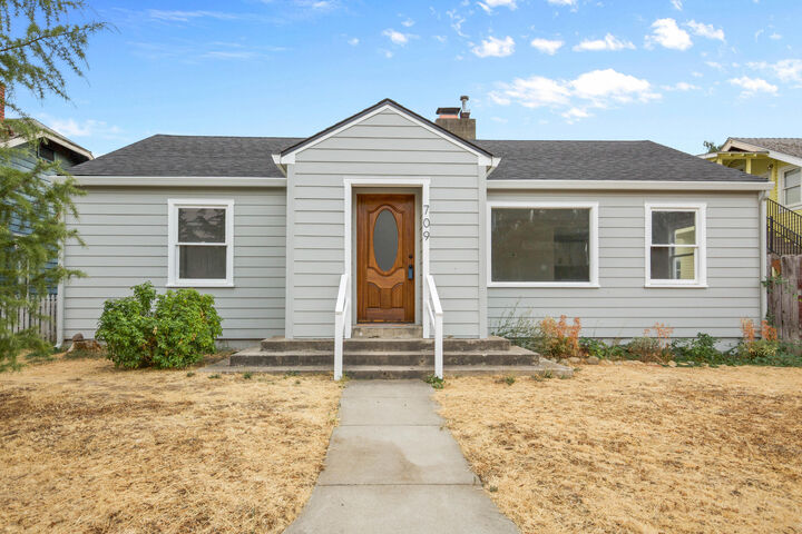 709 W Jackson Street  Medford OR 97501 photo