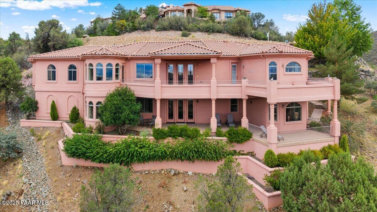 Property Photo:  706 W Lee Boulevard  AZ 86303 