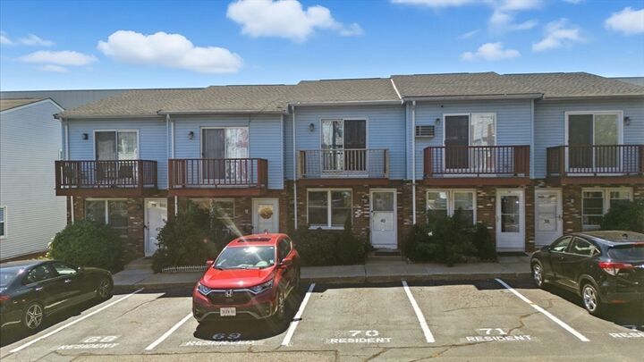 Property Photo:  250 Congress Ave 40  MA 02150 