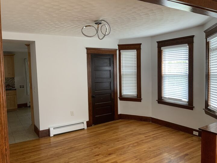 Property Photo:  33 Bedford Ave  MA 01604 