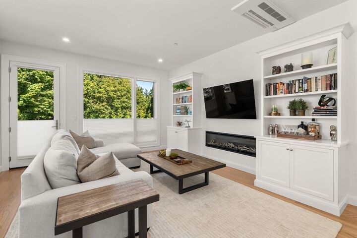 Property Photo: 400 Hunnewell St 103 MA 02494