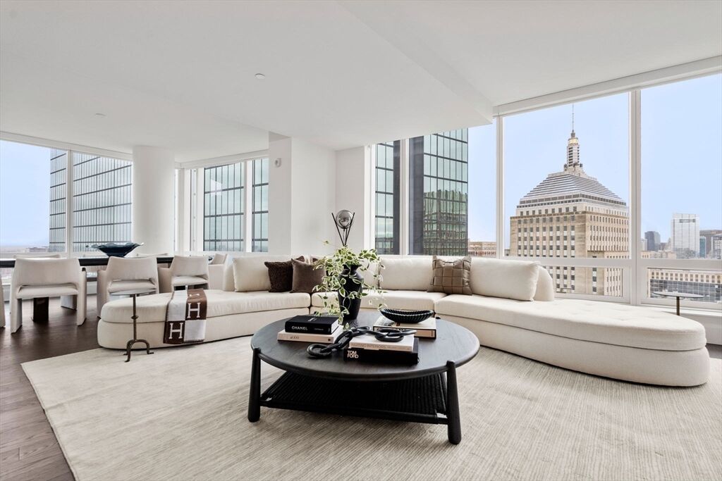 Property Photo: 430 Stuart St 27de MA 02116