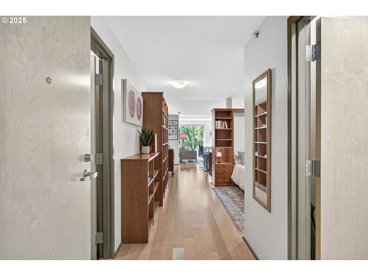 Property Photo: 1221 SW 10th Ave 306 OR 97205