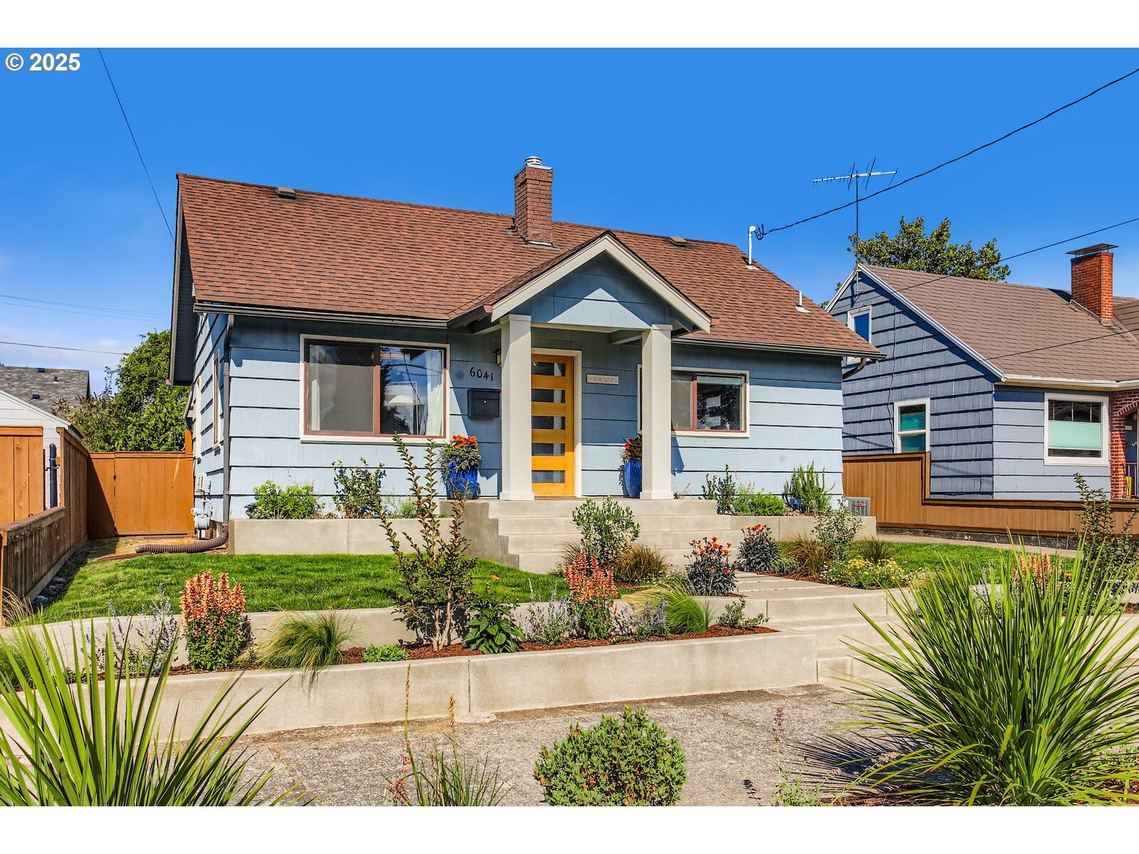 Property Photo: 6041 N Campbell Ave OR 97217