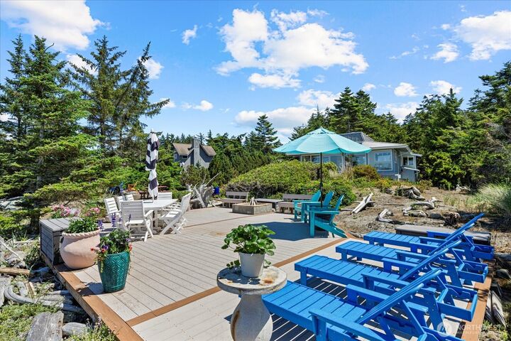 Property Photo: 4951 Surfcrest Drive WA 98277