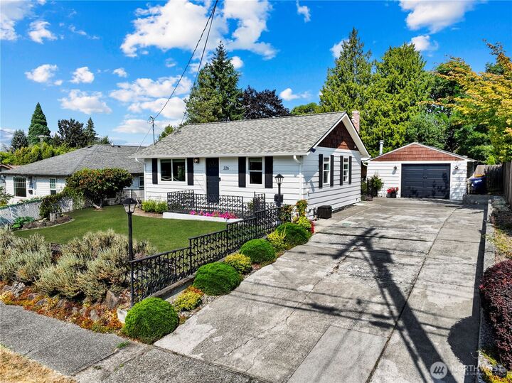 Property Photo: 226 SW 139th Street WA 98166