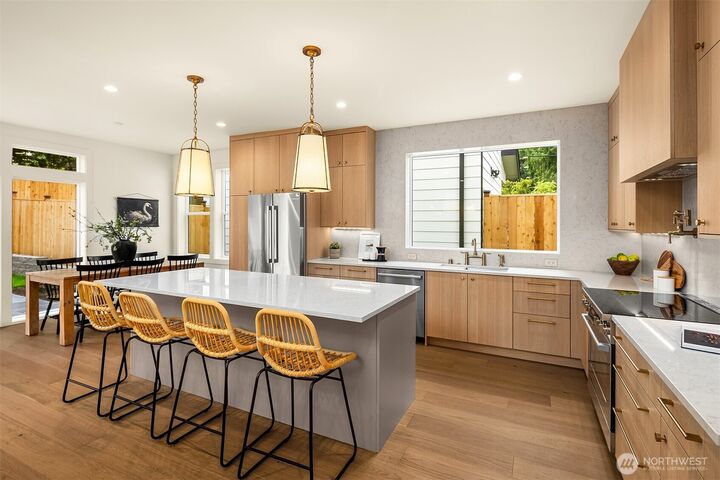 Property Photo: 3003 NE 88th Street WA 98115