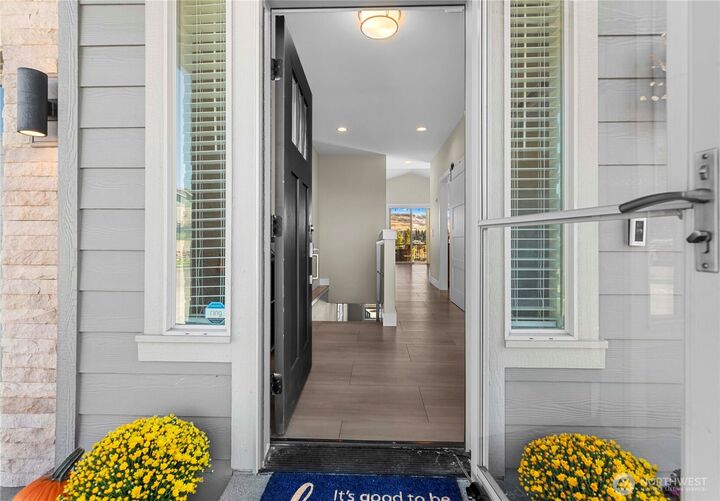 Property Photo:  3525  Dianna Way  WA 98801 