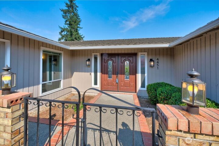 Property Photo:  4451  141st Avenue SE  WA 98006 