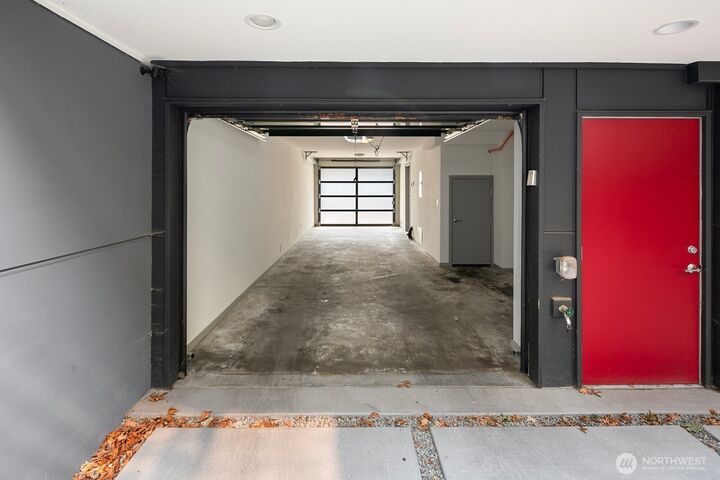 Property Photo:  2005 E Denny Way B  WA 98122 