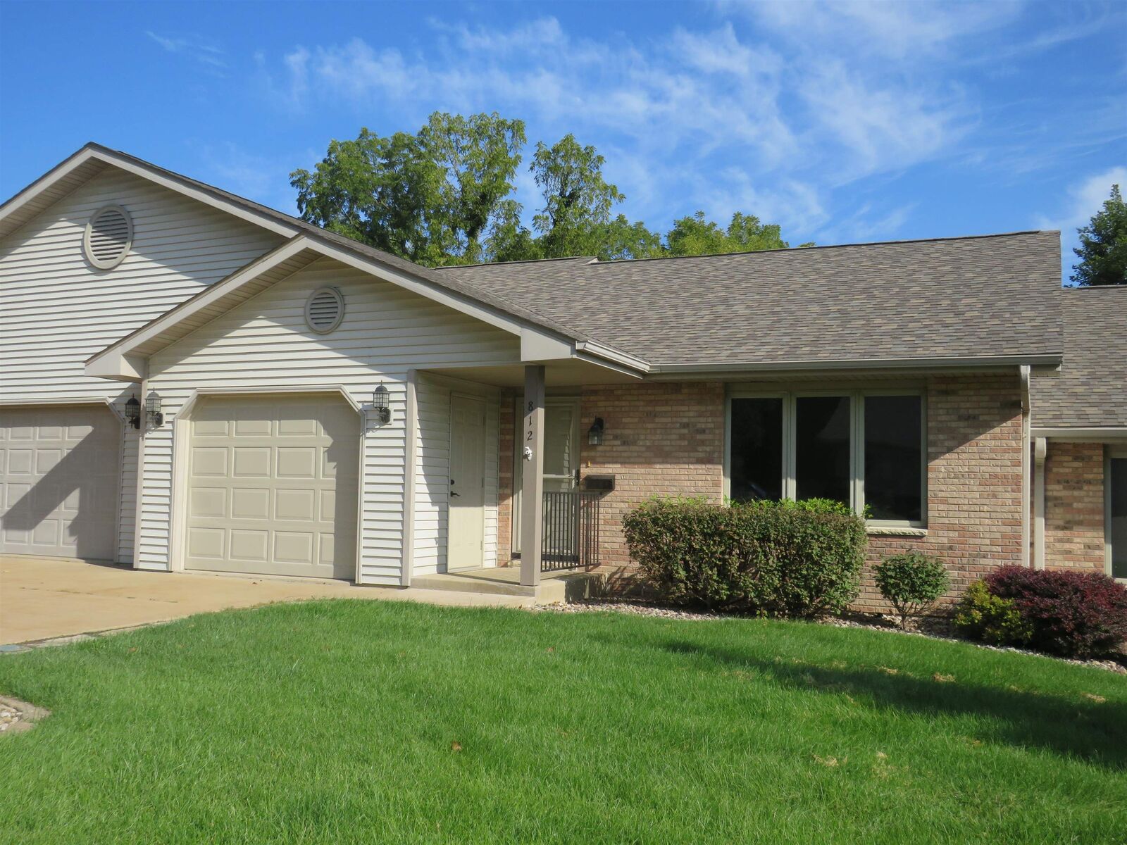 Property Photo: 812 Shadow Bluff Drive IL 61036