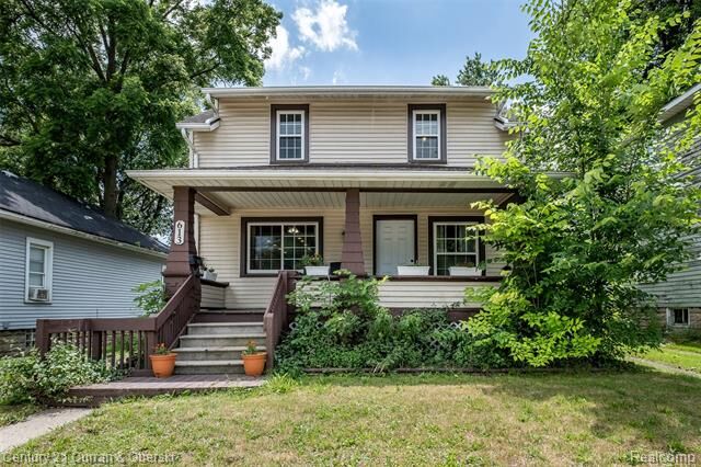 Property Photo:  613 W Mount Hope Avenue  MI 48910 