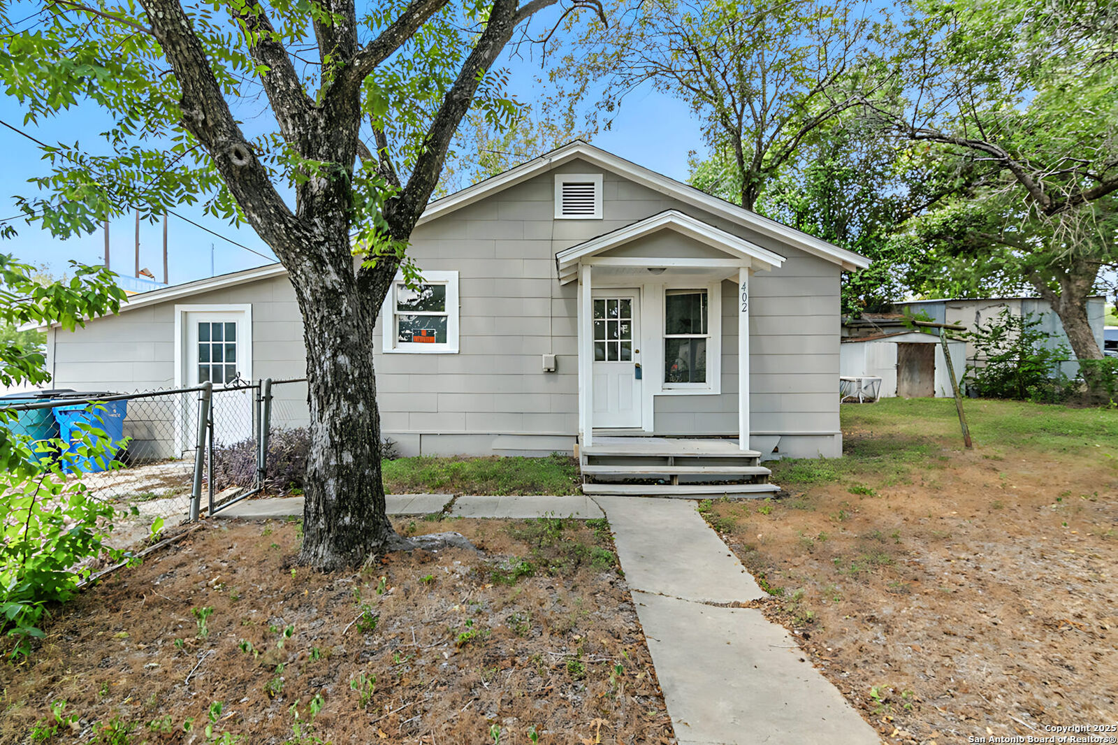 Property Photo: 402 Michna TX 78155