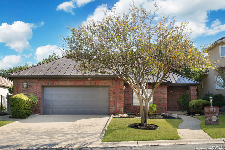 Property Photo: 3 Amber Gln TX 78257