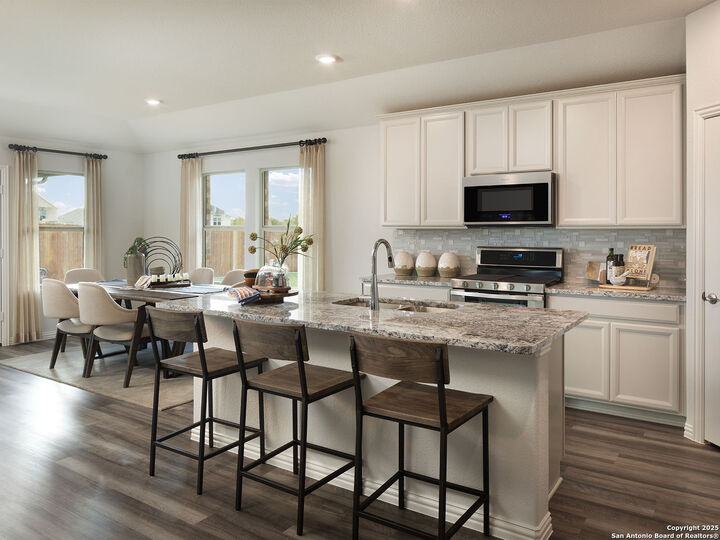 Property Photo: 939 Earp Blvd TX 78260