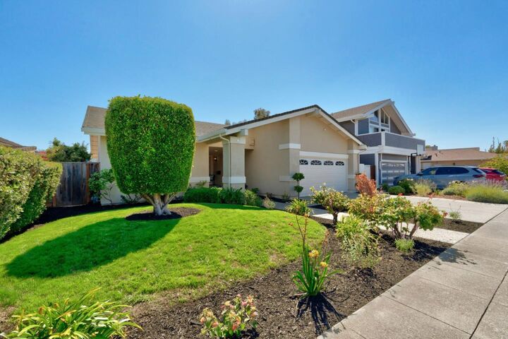 Property Photo:  156 Flying Cloud Isle  CA 94404 