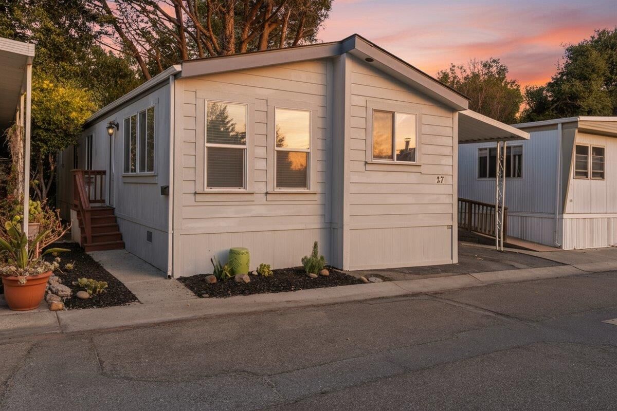 Property Photo: 3060 Porter Street 27 CA 95073