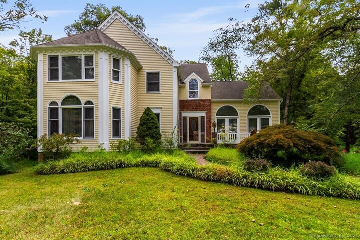 Property Photo:  5 Hidden Brook Drive  CT 06804 
