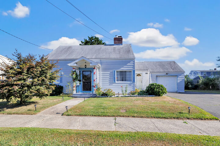 Property Photo:  855 Burnsford Avenue  CT 06606 